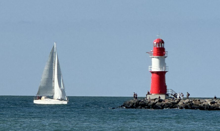 Schiffegucken und einen Crêpe essen am Riesenrad in Warnemünde